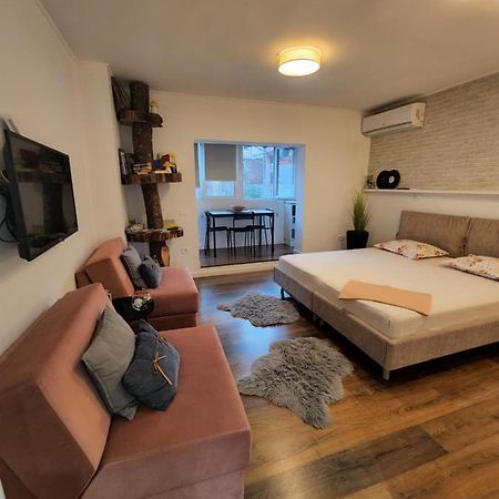 Traveler'S Place At Tirana City Centre Екстериор снимка
